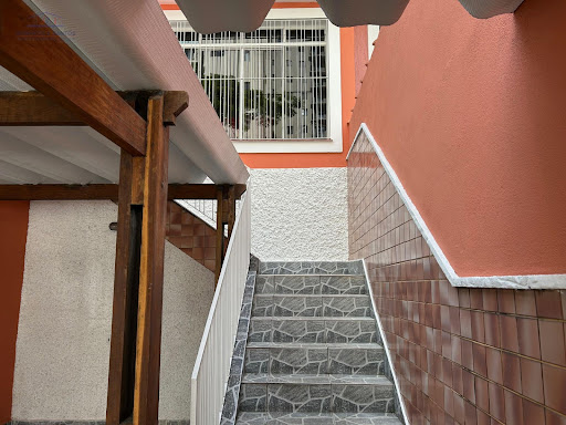 Escadas para a entrada