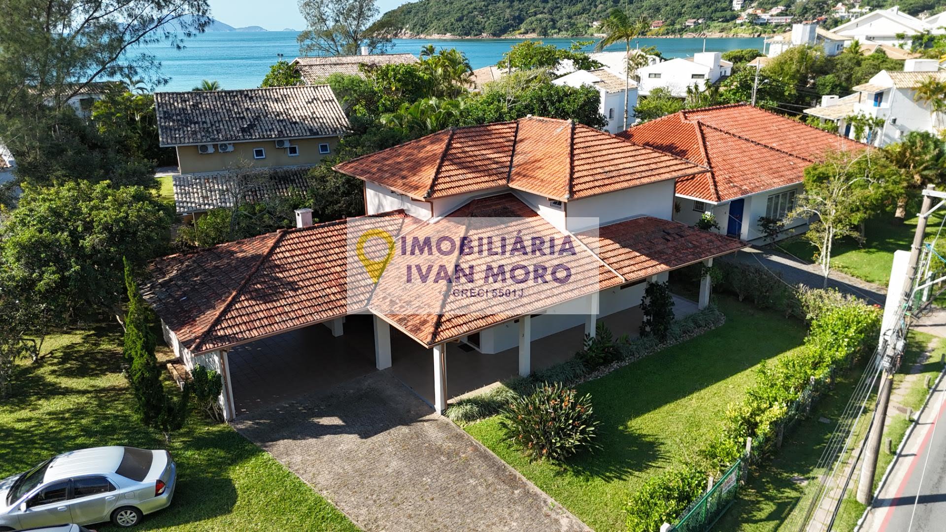 Casa à venda com 4 quartos, 3 banheiros, 5 vagas e 203m² no Ponta das Canas, Florianópolis — foto principal