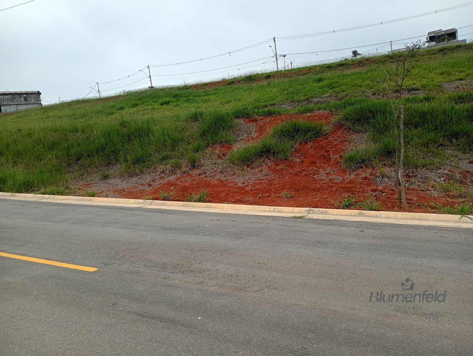 Terreno à venda com 310m² de terreno no Bairro do Portão, Arujá (SP) — foto 2 de 3