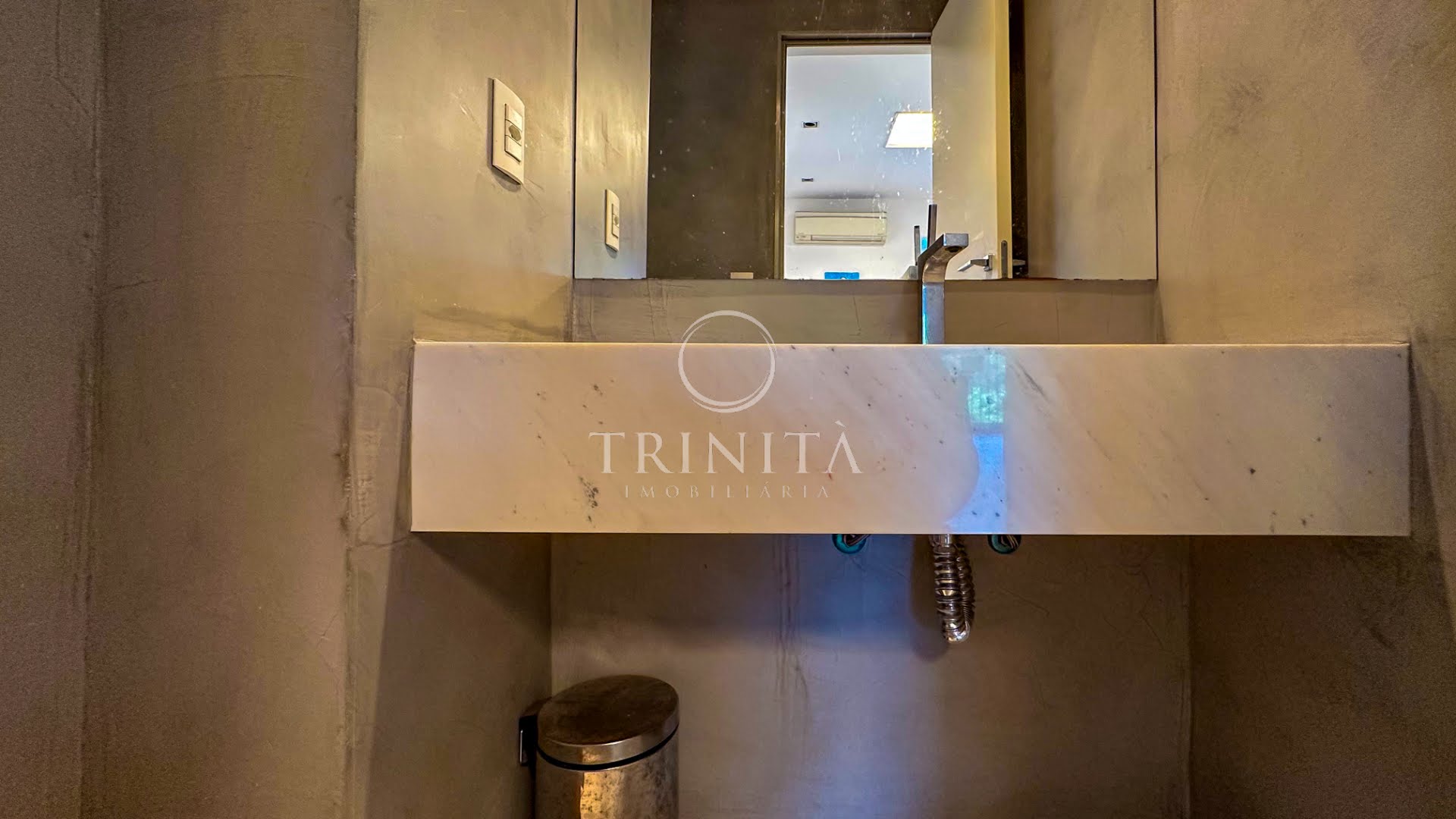majestic banheiro trinita
