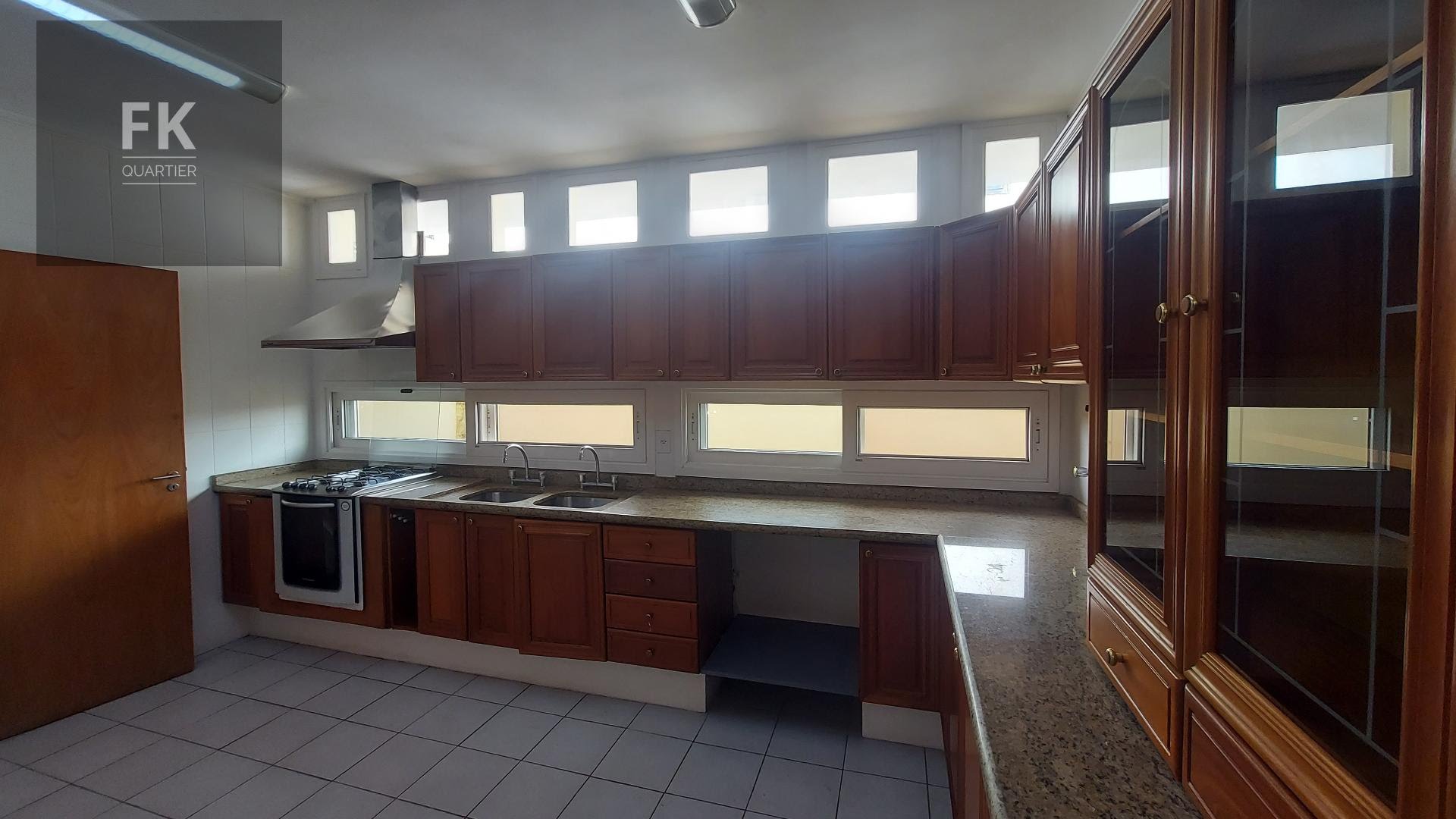 Casa à venda com 3 quartos, 1 suíte, 4 vagas e 275m² no Alphaville, Santana de Parnaíba (SP) — foto 26 de 30