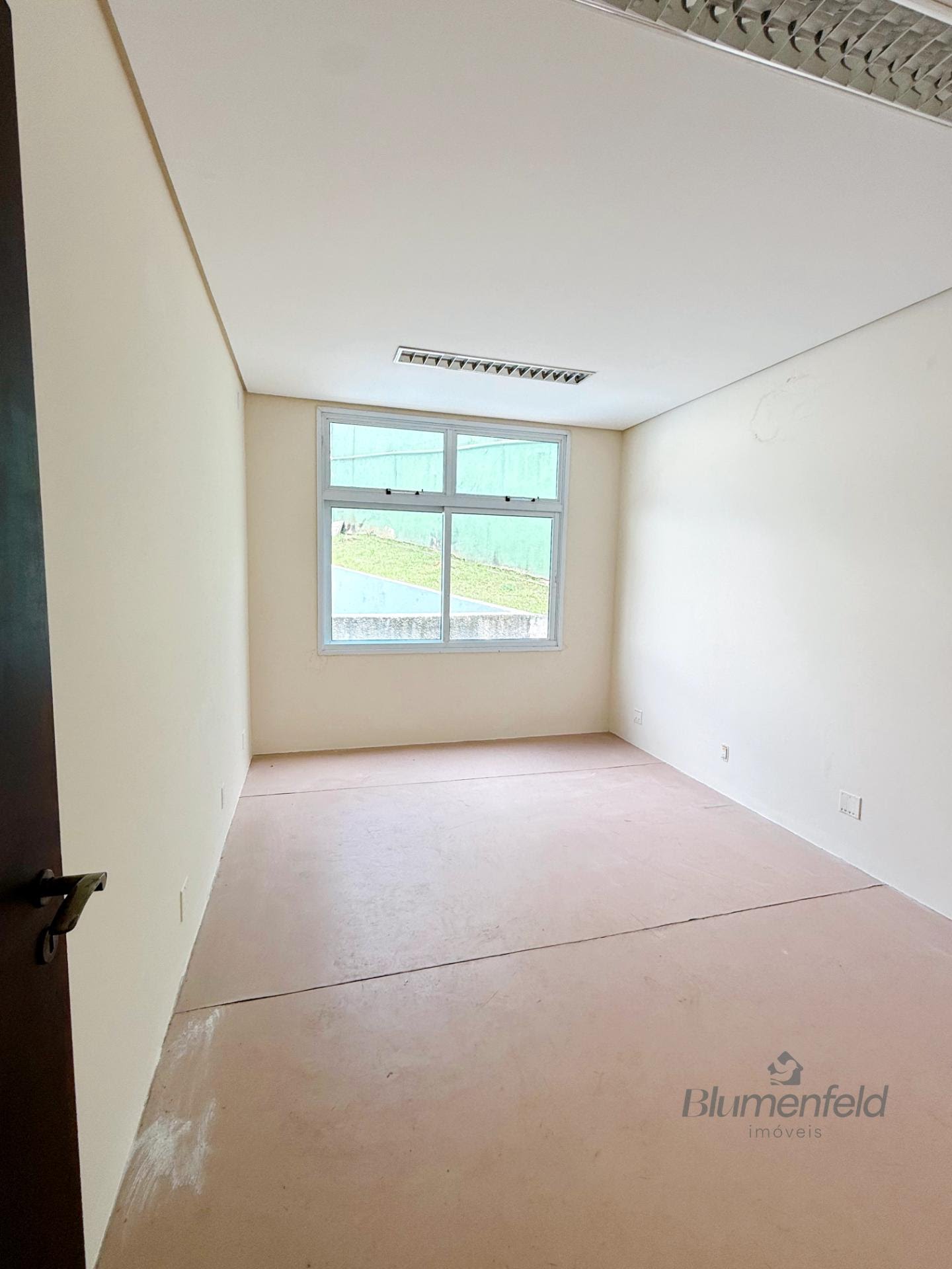 Comercial à venda com 18 vagas e 724m² no Perová, Arujá (SP) — foto 23 de 27