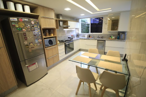 casa em condominio próximo praça casa forte Recife para venda
