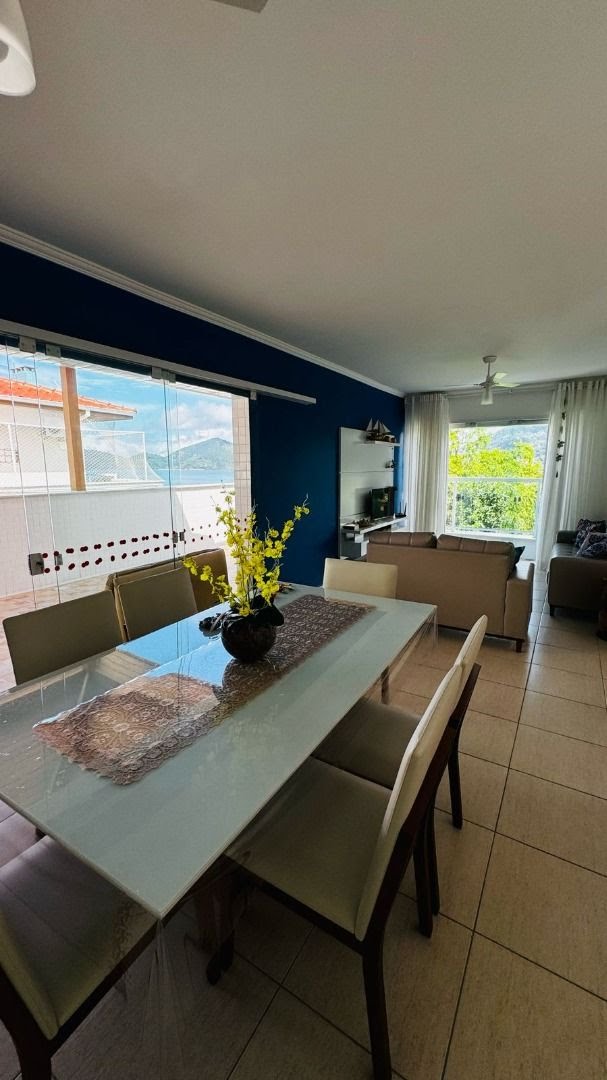 Apartamento à venda com 2 quartos, 2 banheiros, 2 vagas e 120m² no Enseada, Ubatuba (SP) — foto 2 de 10