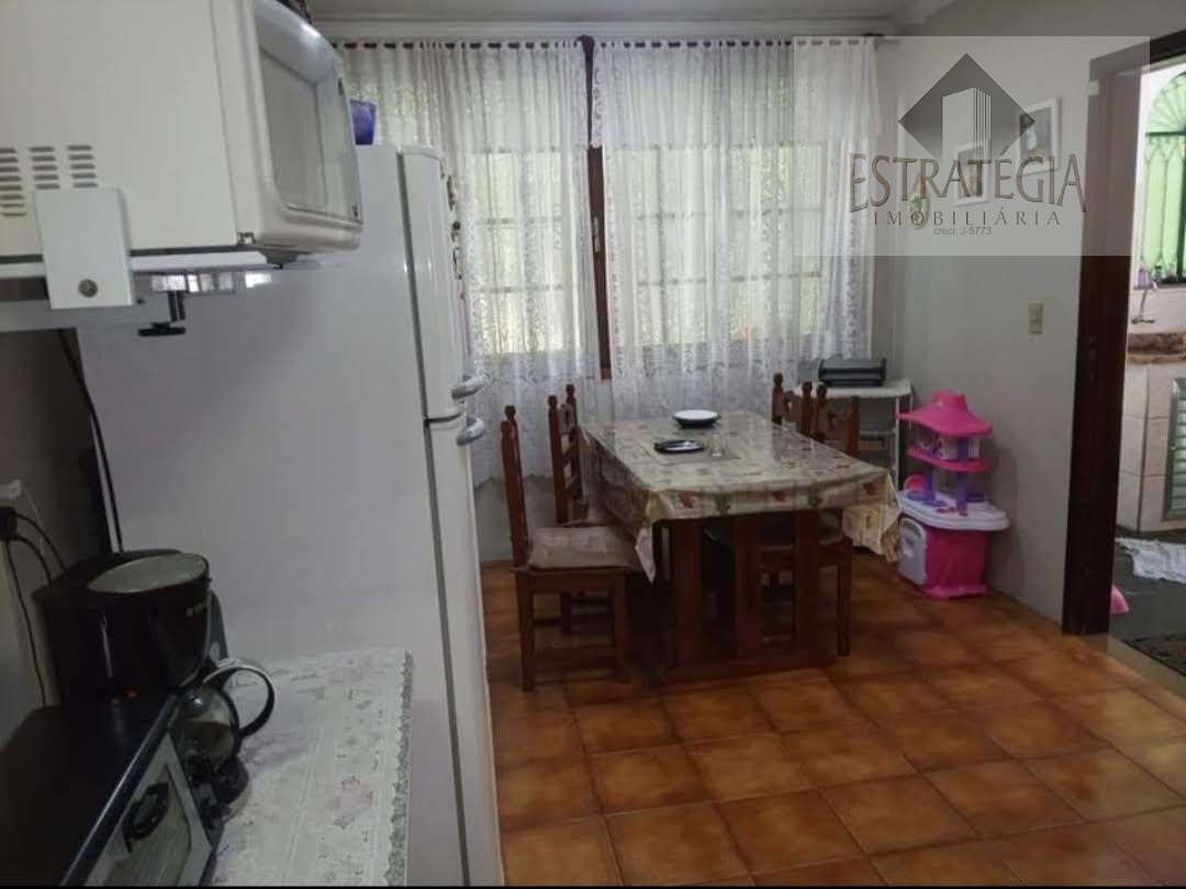 Casa à venda com 5 quartos, 2 suítes, 6 vagas e 440m² no Valparaíso, Petrópolis (RJ) — foto 14 de 30