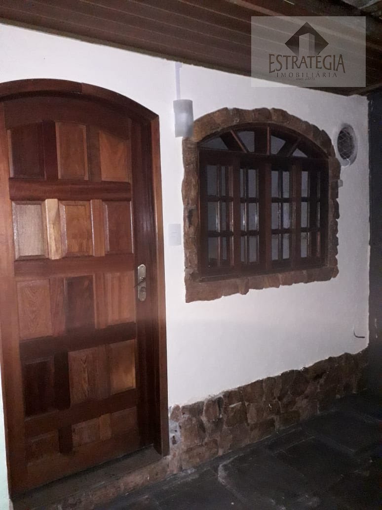 Casa à venda com 3 quartos, 2 banheiros, 5 vagas e 155m² no Castrioto, Petrópolis (RJ) — foto 13 de 17