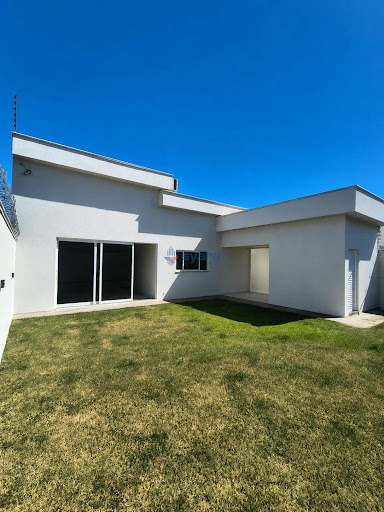 Casa à venda em Jardim Curitiba,  3 quartos sendo 1 suíte