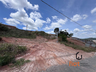 Terreno à Venda no bairro Jardim Castelo Branco, Pará de Minas – R$250 mil