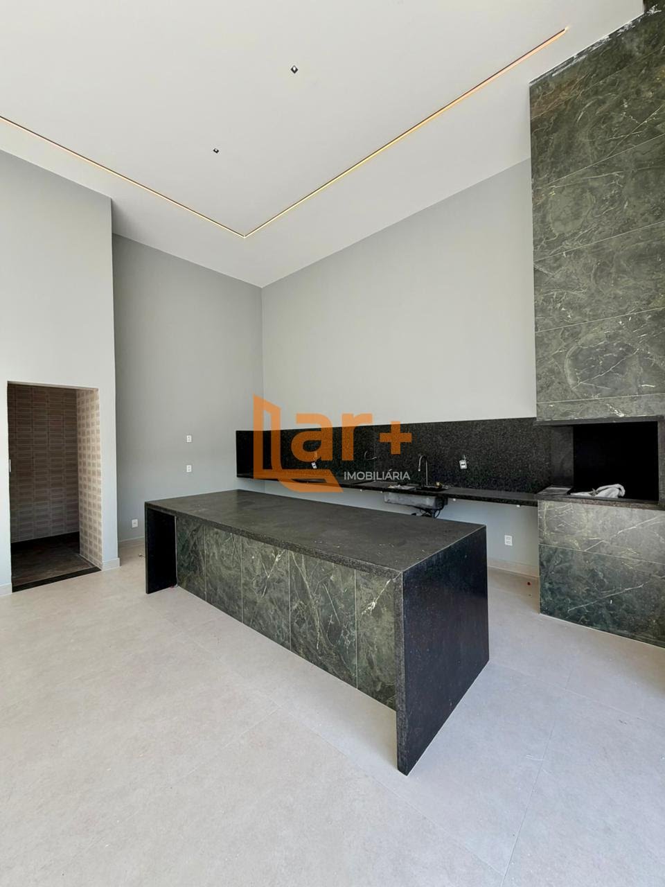 Casa à venda com 3 quartos, 3 suítes, 4 vagas e 212m² no Robalo, Aracaju (SE) — foto 3 de 13