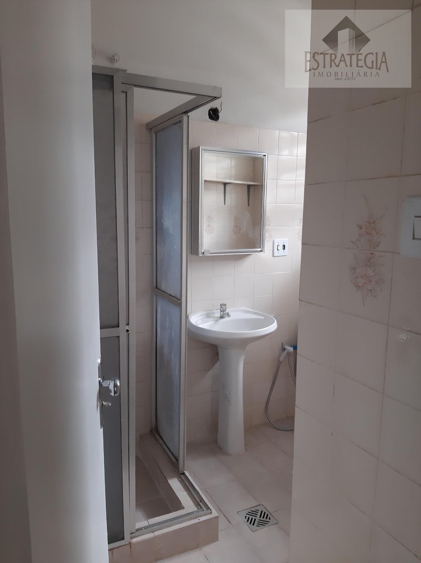 Apartamento à venda com 1 quarto, 1 banheiro, 1 vaga e 36m² no Duchas, Petrópolis (RJ) — foto 9 de 12