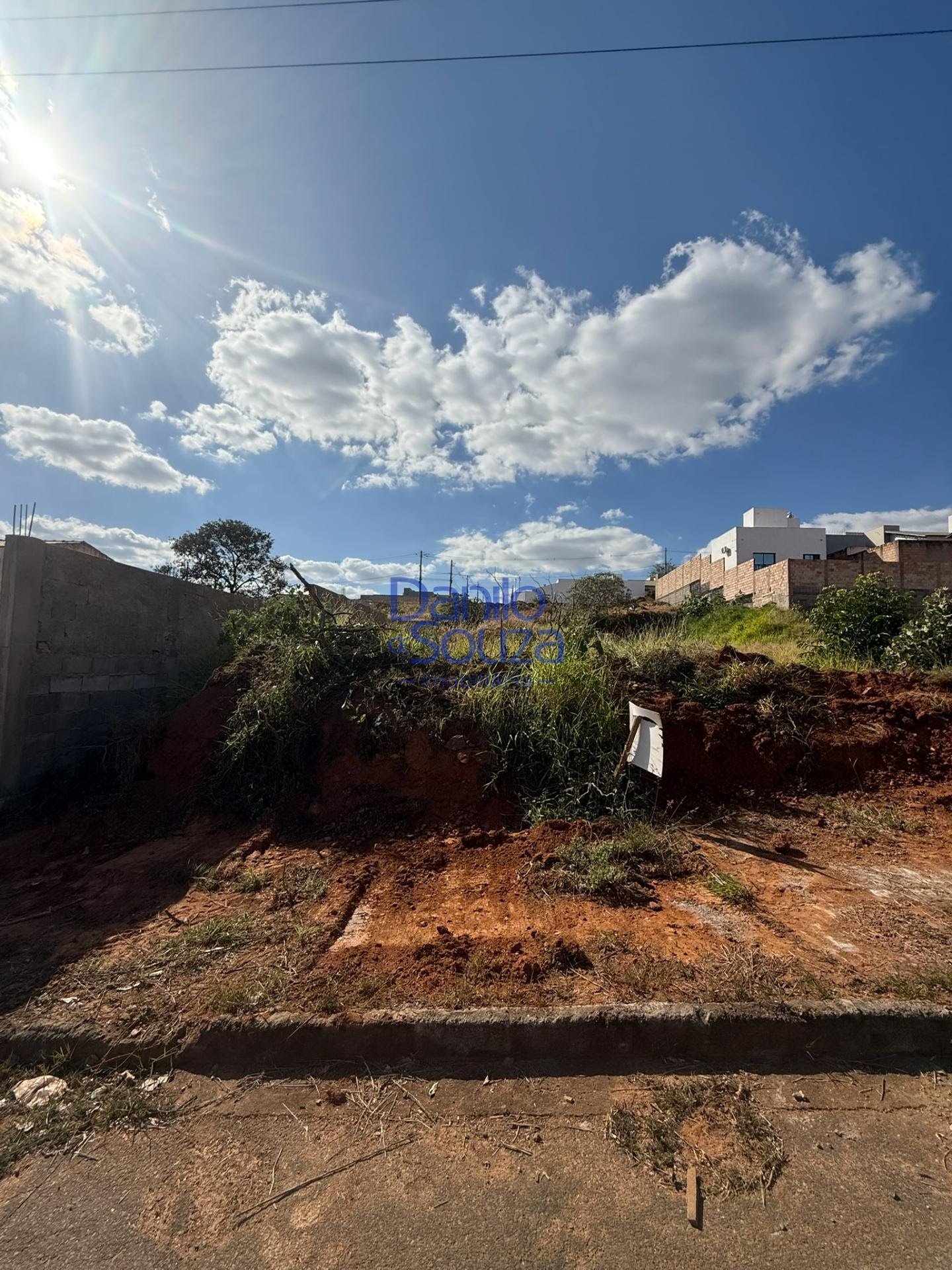 Terreno à venda com 360m² de terreno no Jardim Europa IV, Araxá — foto principal