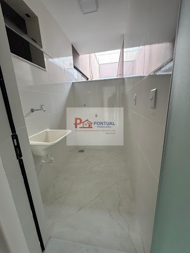 Casa geminada em alto padrão no bairro Belvedere  -  Coronel Fabriciano