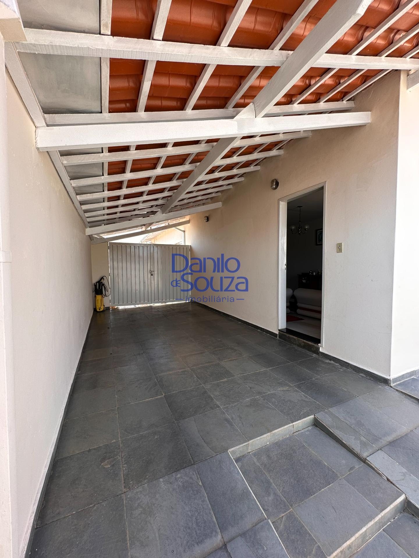 Casa à venda com 3 quartos, 1 suíte, 2 vagas e 360m² no Recanto das Mangueiras, Araxá (MG) — foto 4 de 13