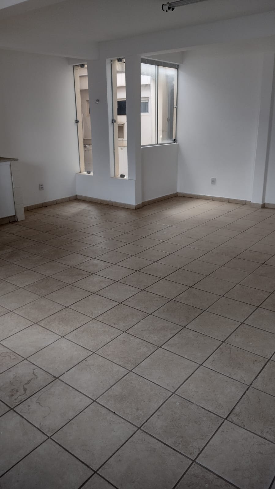 Comercial para alugar com 1 banheiro e 75m² no Centro, Paracatu (MG) — foto 3 de 4