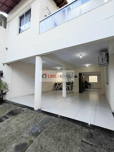 Casa Sobrado à Venda em Maruípe, Vitória | 239m²