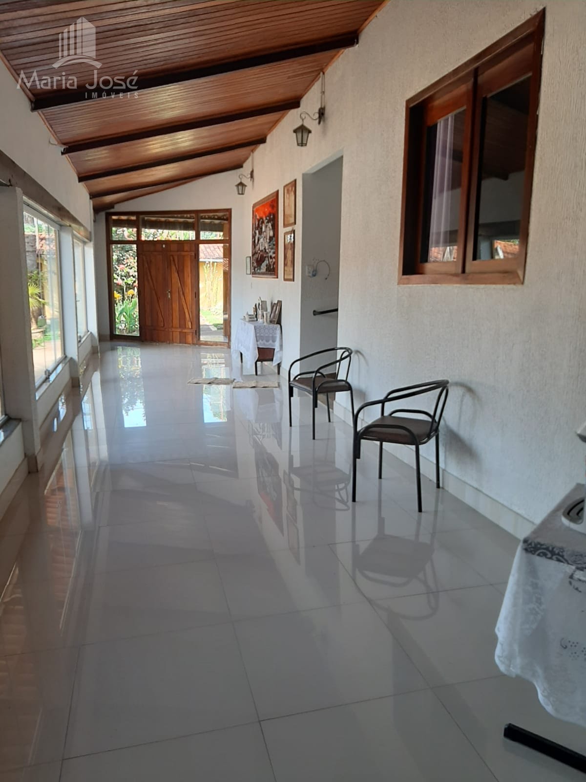 Casa à venda com 5 quartos, 3 suítes, 4 vagas e 1000m² no Titamar, Sete Lagoas (MG) — foto 18 de 21