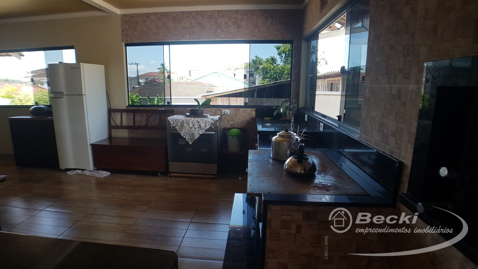 Casa à venda com 4 quartos, 1 suíte, 2 vagas e 310m² no Jarivatuba, Joinville (SC) — foto 11 de 24