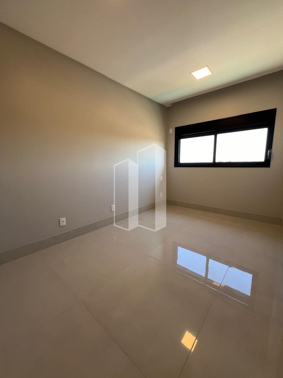 Casa à venda com 4 quartos, 3 suítes, 2 vagas e 246m² no Jardins Capri, Senador Canedo (GO) — foto 24 de 30