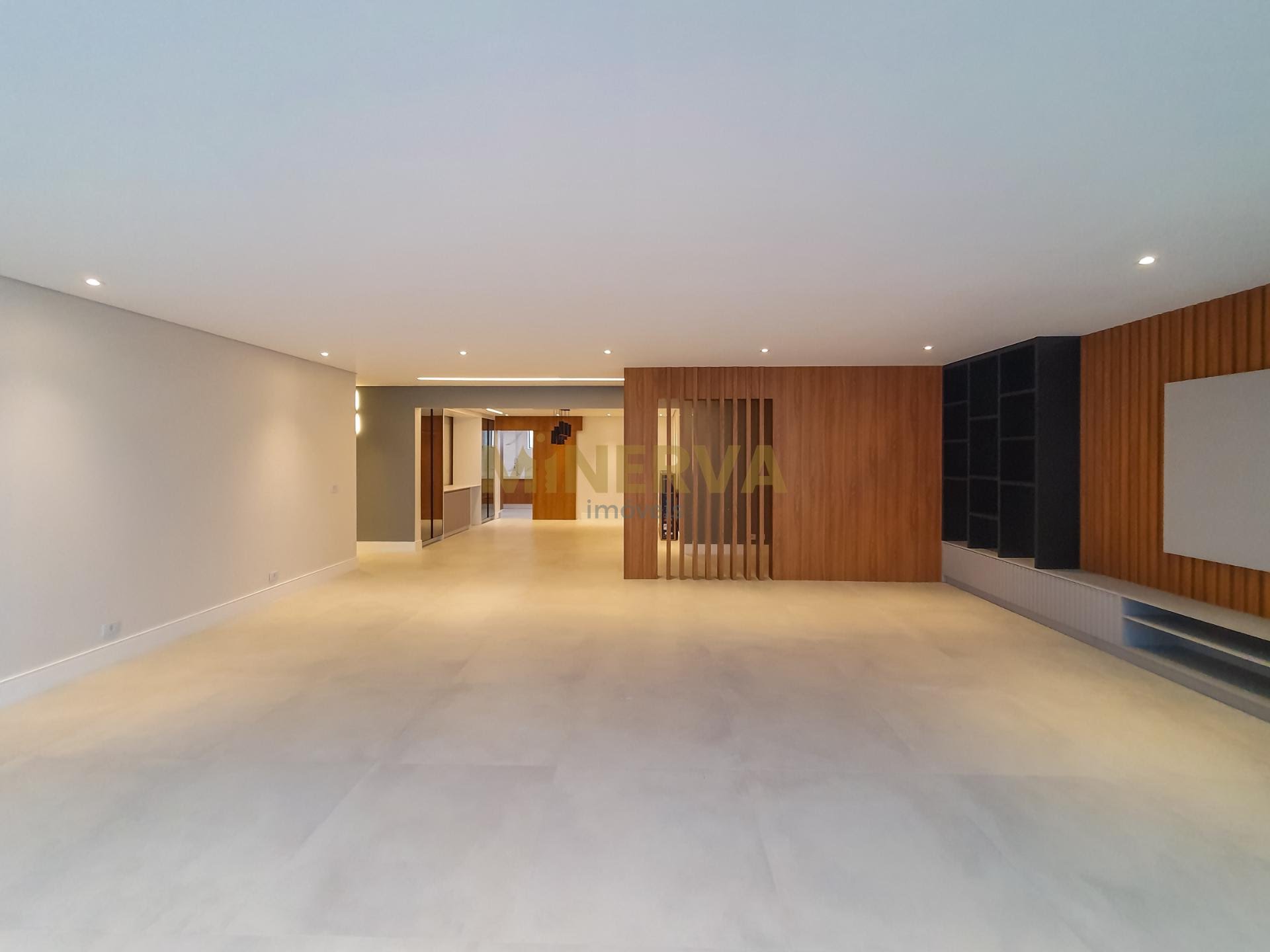 Apartamento à venda com 3 quartos, 4 banheiros, 2 vagas e 243m² no Jardim Paulista, São Paulo — foto principal