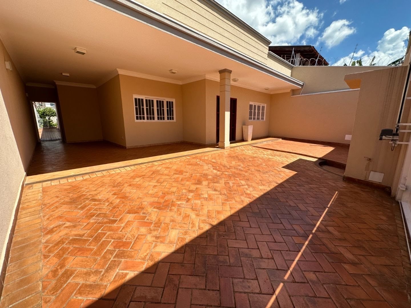Casa à venda com 5 quartos, 3 suítes, 5 vagas e 324m² no Vila Tibério, Ribeirão Preto (SP) — foto 6 de 30
