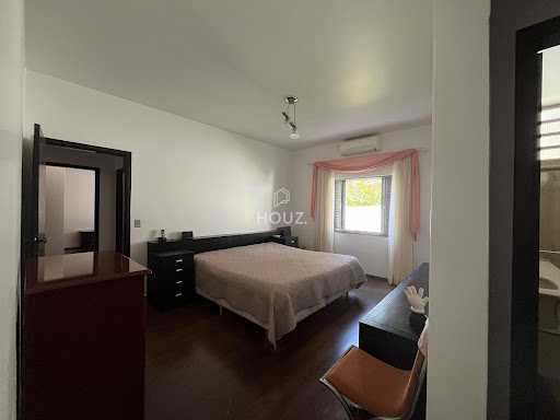 Suíte com closet e banheira
