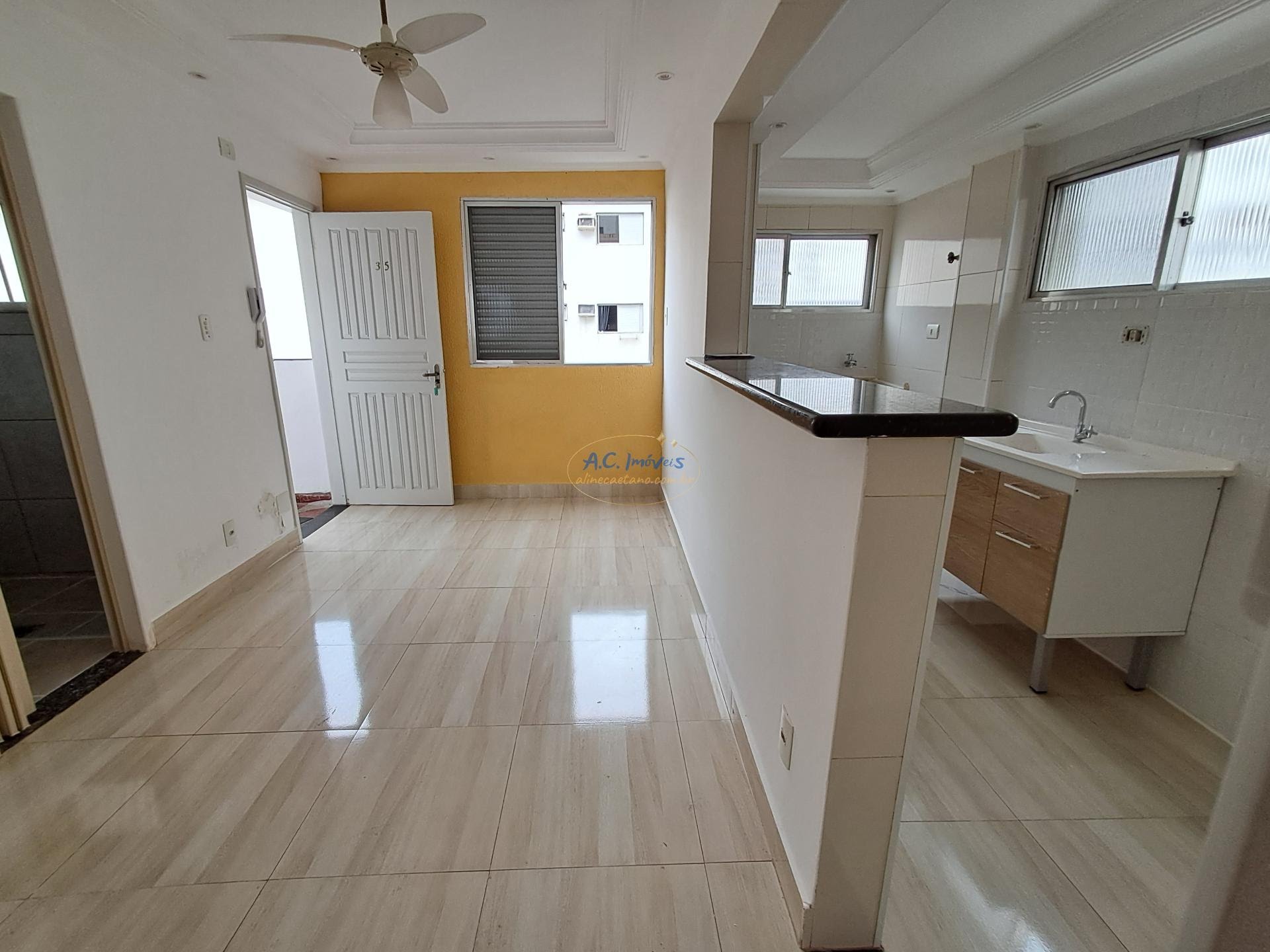 Apartamento à venda com 2 quartos, 2 banheiros, 1 vaga e 50m² no Guilhermina, Praia Grande — foto principal