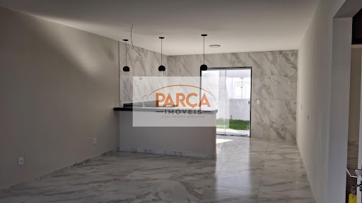 Casa à Venda em Planície da Serra: 3 Dormitórios e Suíte