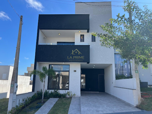 Casa em Condomínio no Jardim Eucaliptos em Sorocaba, 153m²,  03 dormitórios, 01 suíte , 02 vagas de garagem.