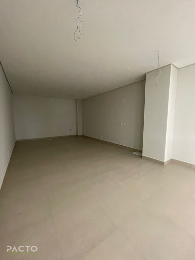 Sala comercial à venda e locação no Centro de Araranguá