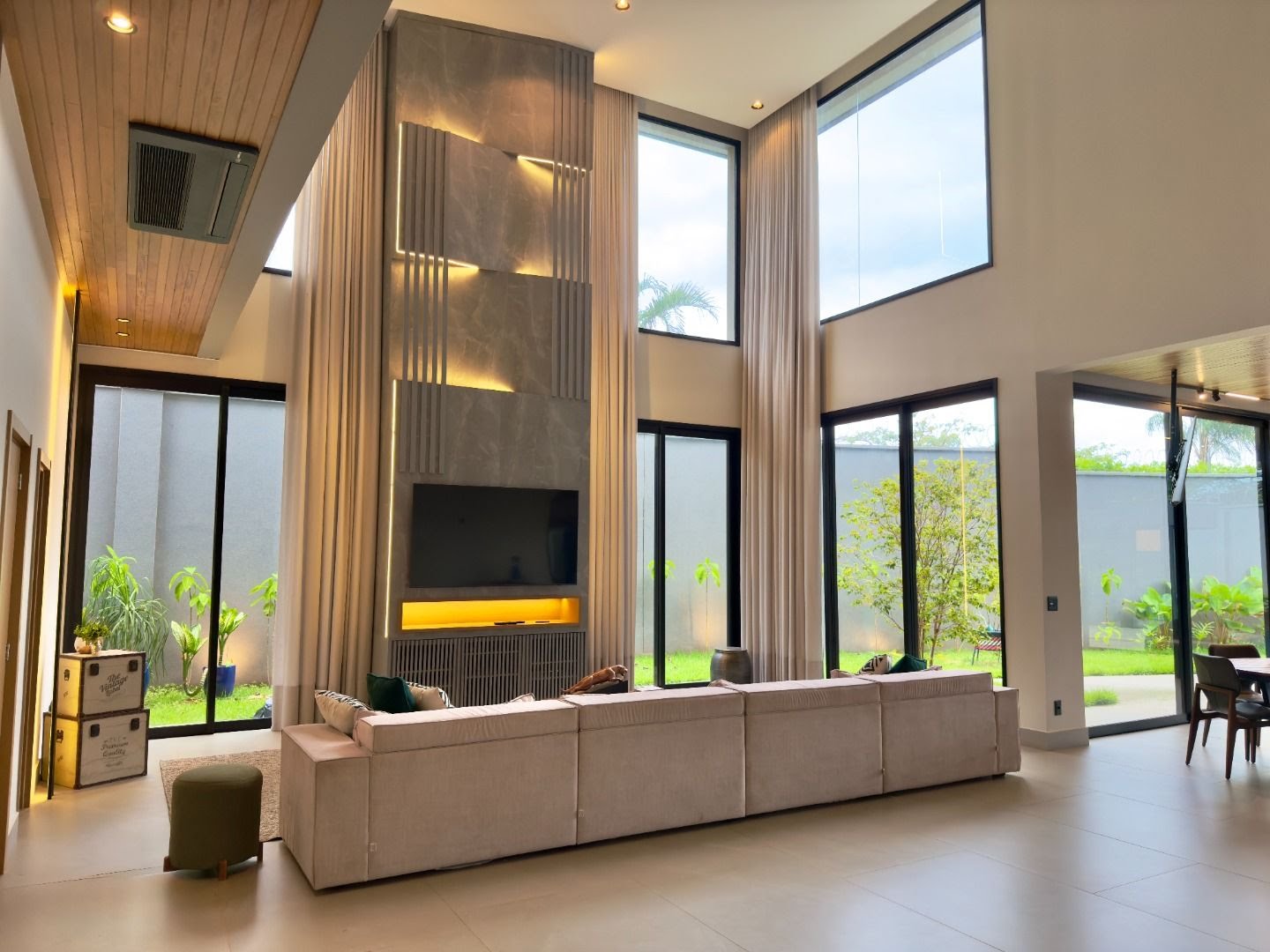 Casa à venda com 4 quartos, 6 banheiros, 6 vagas e 490m² no Jardim Olhos D Agua, Ribeirão Preto — foto principal
