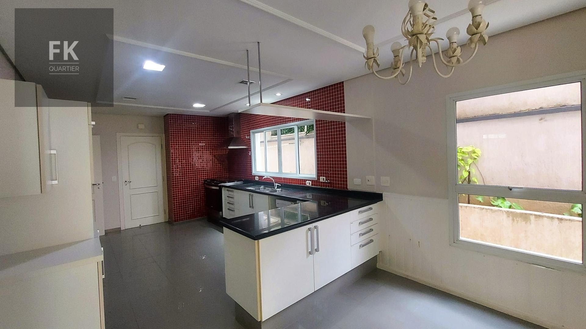 Casa à venda com 4 quartos, 4 suítes, 6 vagas e 550m² no Alphaville, Barueri (SP) — foto 13 de 27