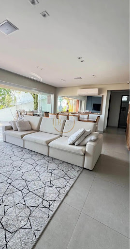 Apartamento 3 Suítes à Venda no Centro de Porto Seguro, 130m²