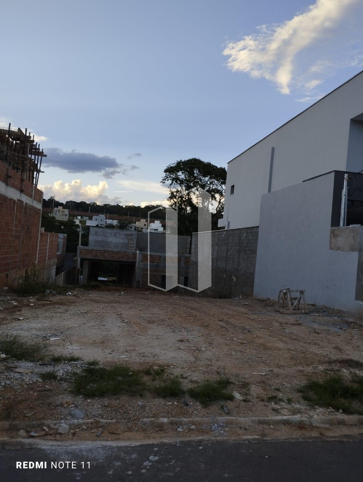 Terreno à venda com 250m² de terreno no Jardins Capri, Senador Canedo — foto principal