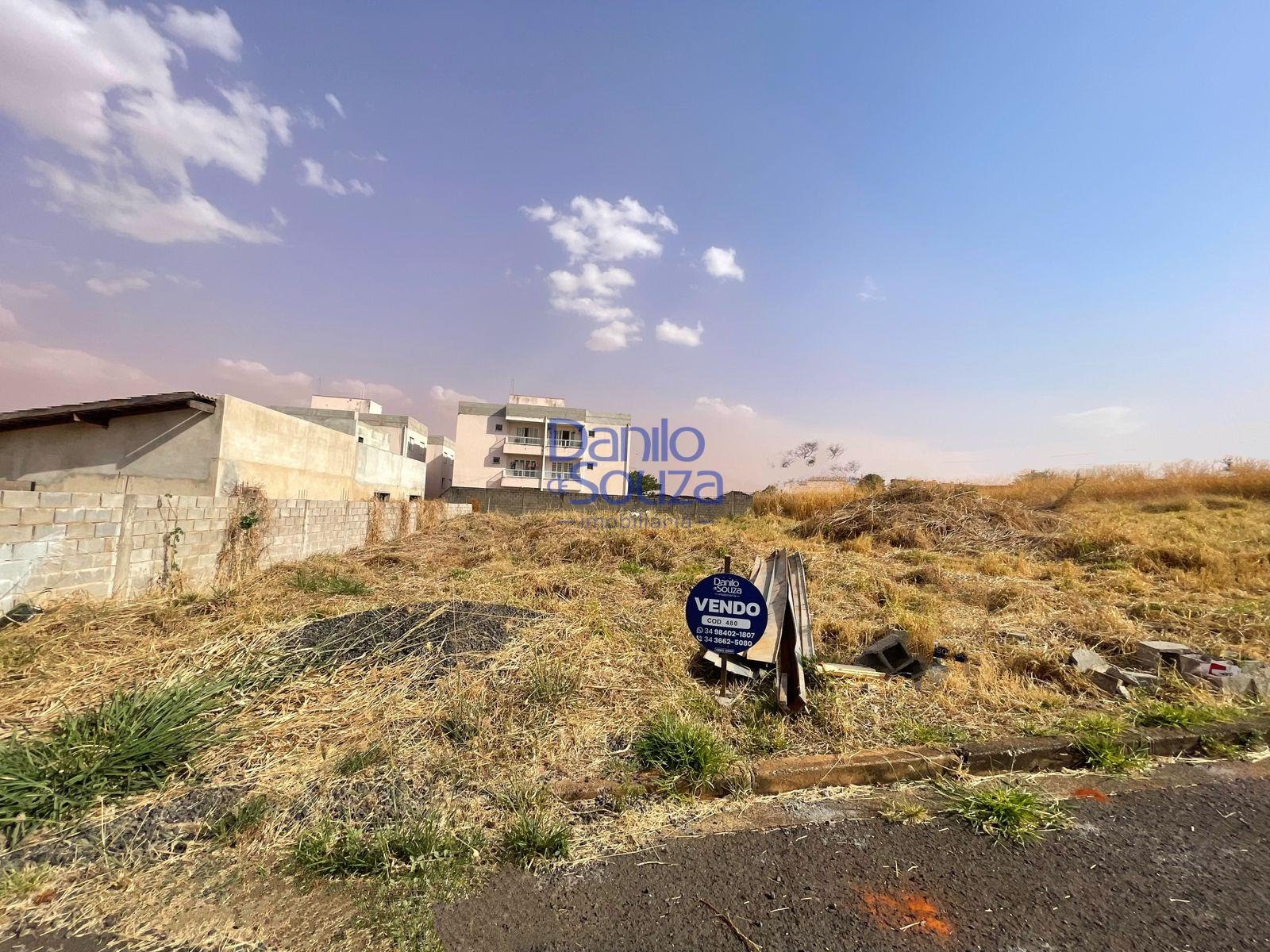 Terreno à venda com 512m² de terreno no Residencial Casa Branca, Araxá (MG) — foto 2 de 3