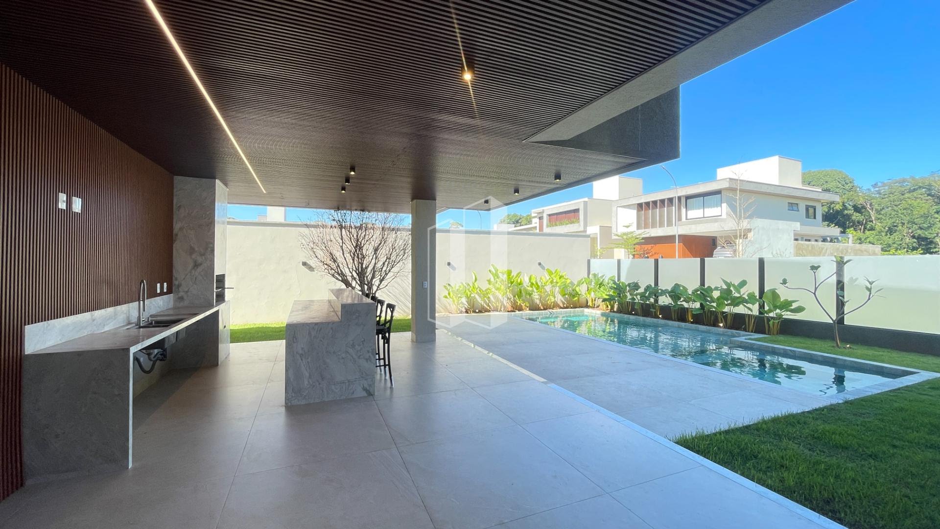 Casa à venda com 4 quartos, 4 suítes, 4 vagas e 369m² no Jardins França, Goiânia (GO) — foto 8 de 30