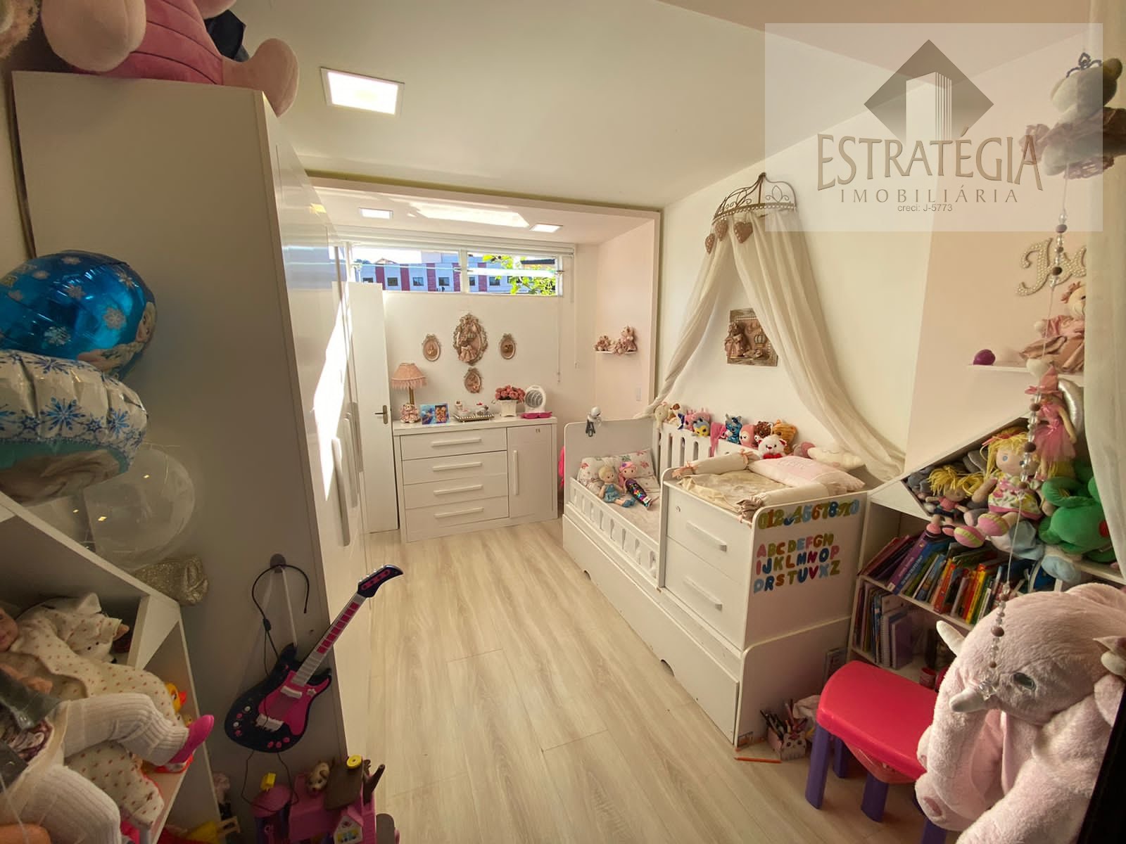 Casa à venda com 2 quartos, 3 banheiros, 4 vagas e 240m² no Bingen, Petrópolis (RJ) — foto 5 de 11
