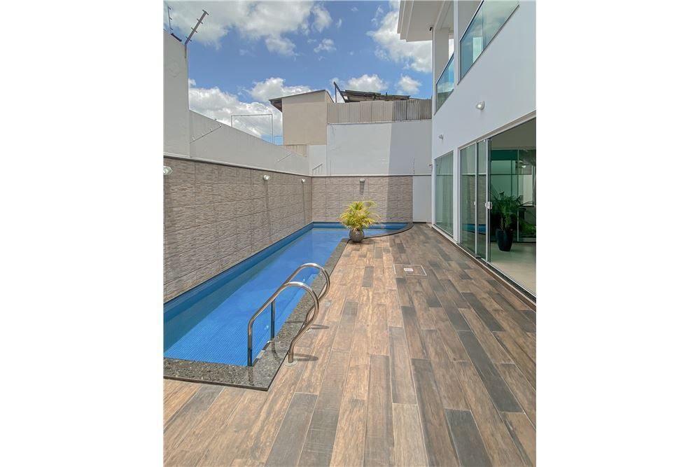 Casa à venda com 4 quartos, 5 banheiros, 2 vagas e 284m² no Centro, Balneário Camboriú (SC) — foto 17 de 30