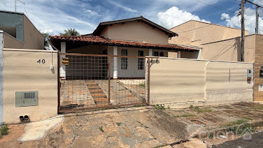 Casa à Venda no Parque Iguacu, Adamantina: 3 Quartos, 153m²