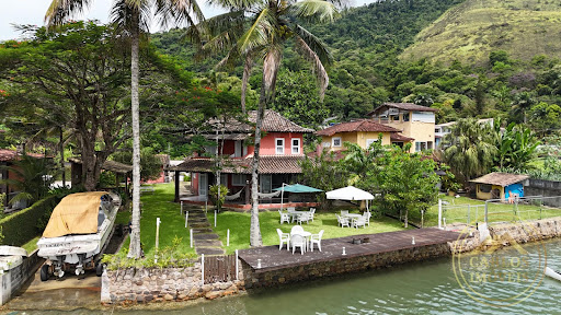 Casa Frente Mar para Temporada em Angra dos Reis / RJ no bairro Retiro