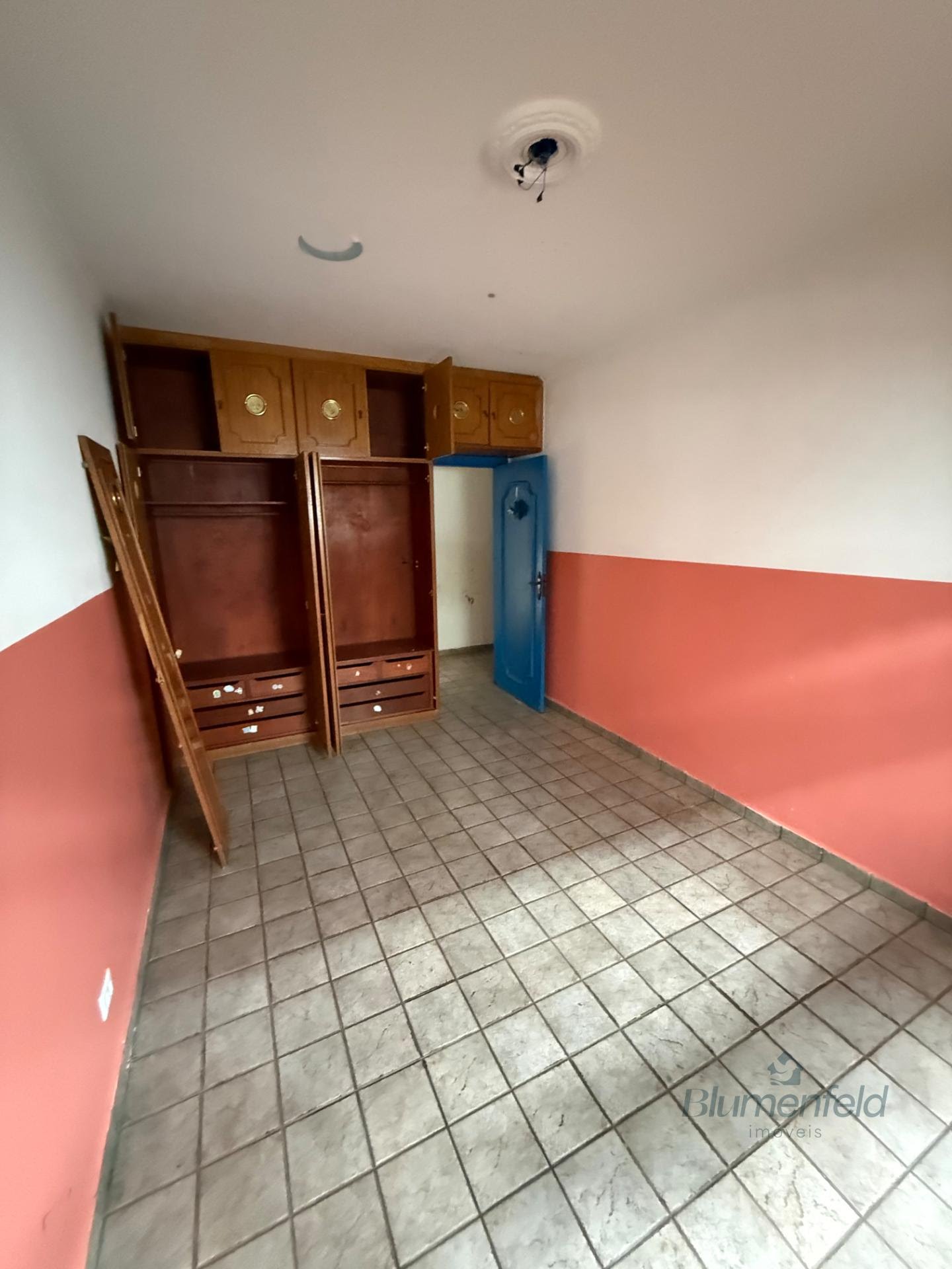 Casa à venda com 3 quartos, 1 suíte, 5 vagas e 300m² no Condomínio Arujazinho IV, Arujá (SP) — foto 11 de 14