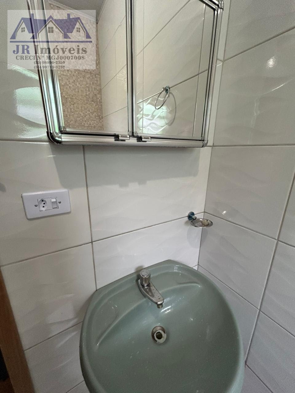 Casa à venda com 3 quartos, 1 banheiro, 2 vagas e 300m² no Bairro Santa Barbara, Piranguinho (MG) — foto 11 de 13