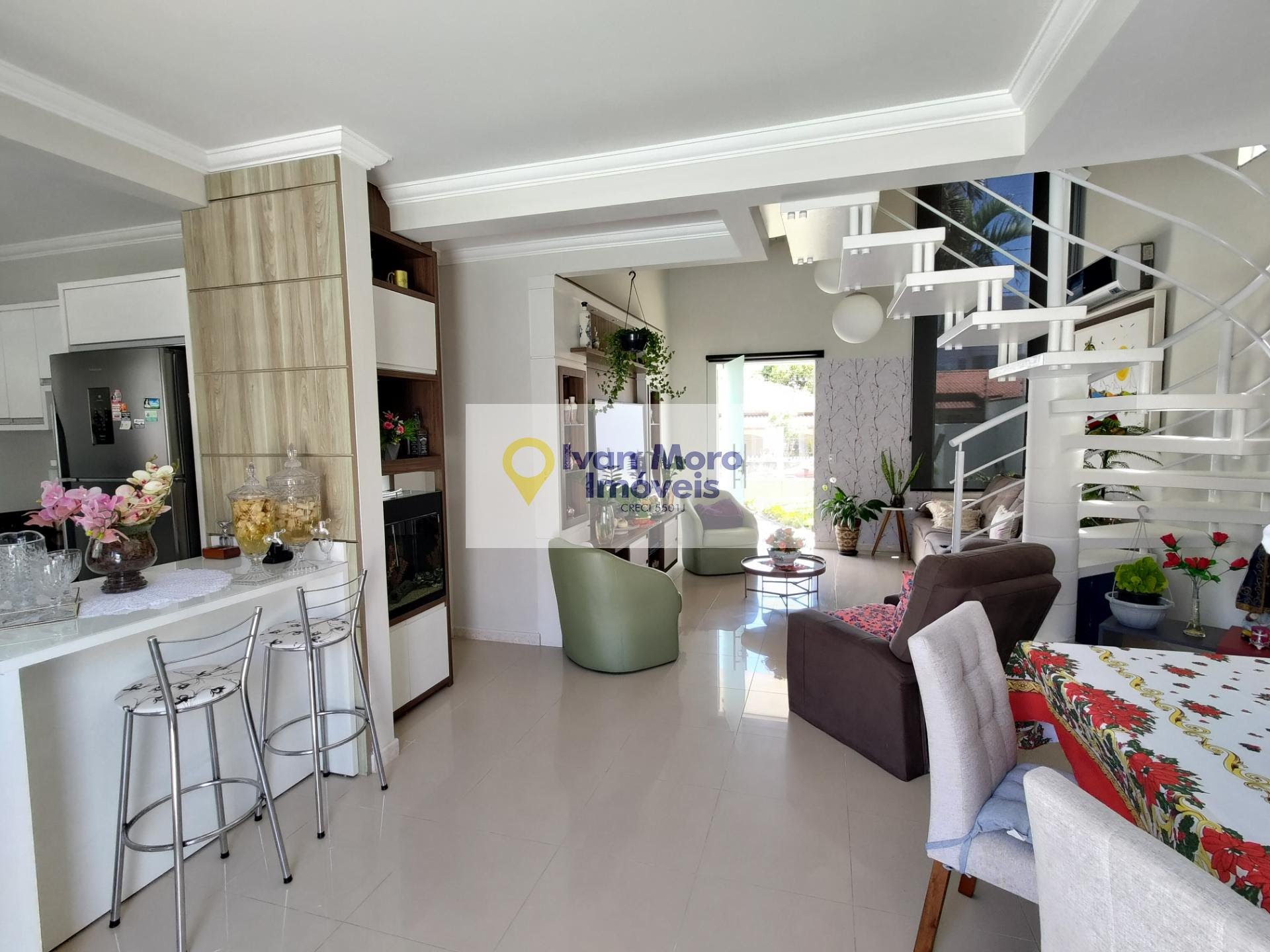 Casa à venda com 3 quartos, 3 suítes, 4 vagas e 215m² no Ingleses do Rio Vermelho, Florianópolis (SC) — foto 13 de 30