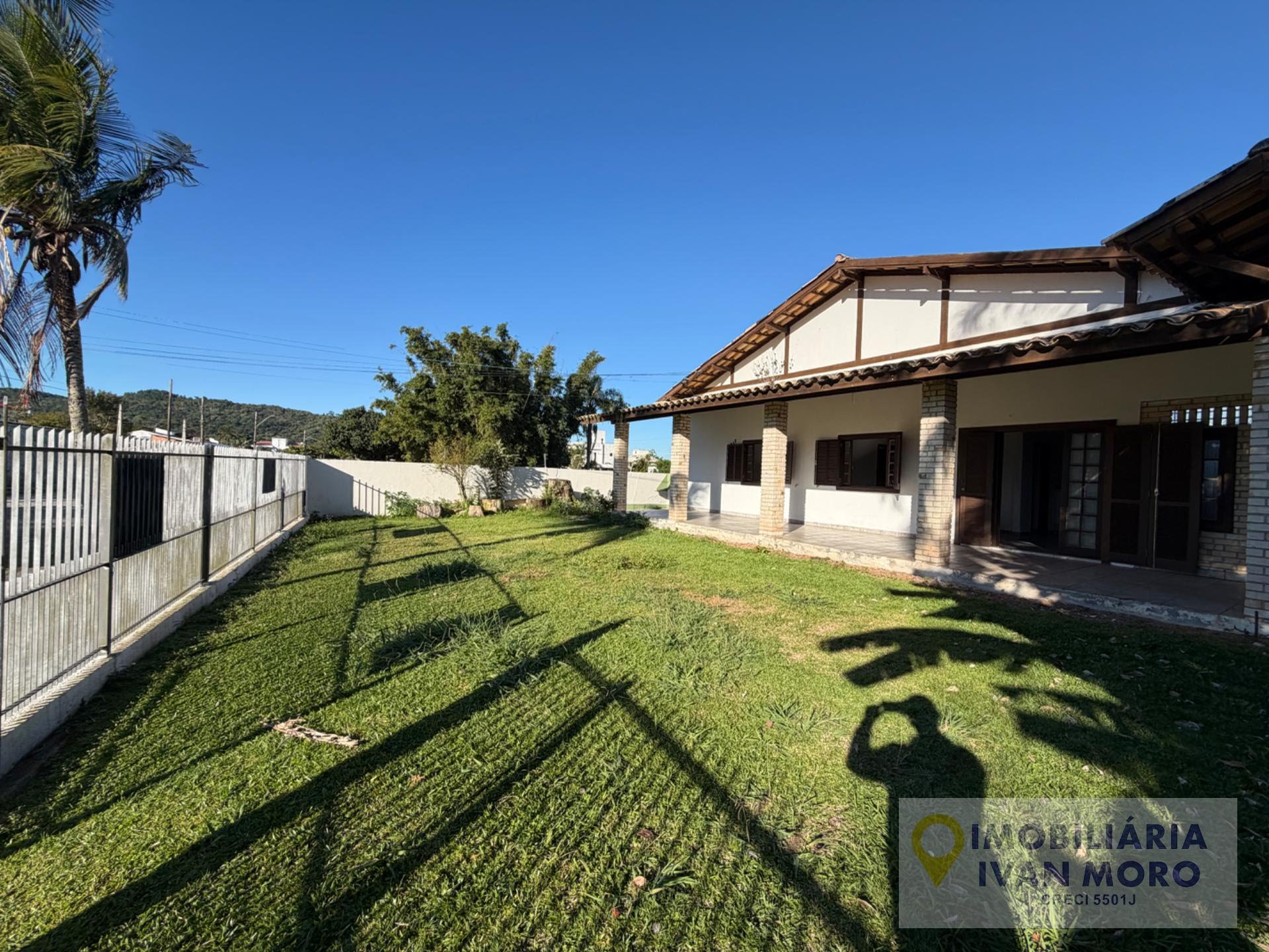 Casa à venda com 4 quartos, 2 suítes, 2 vagas e 180m² no Daniela, Florianópolis (SC) — foto 3 de 27