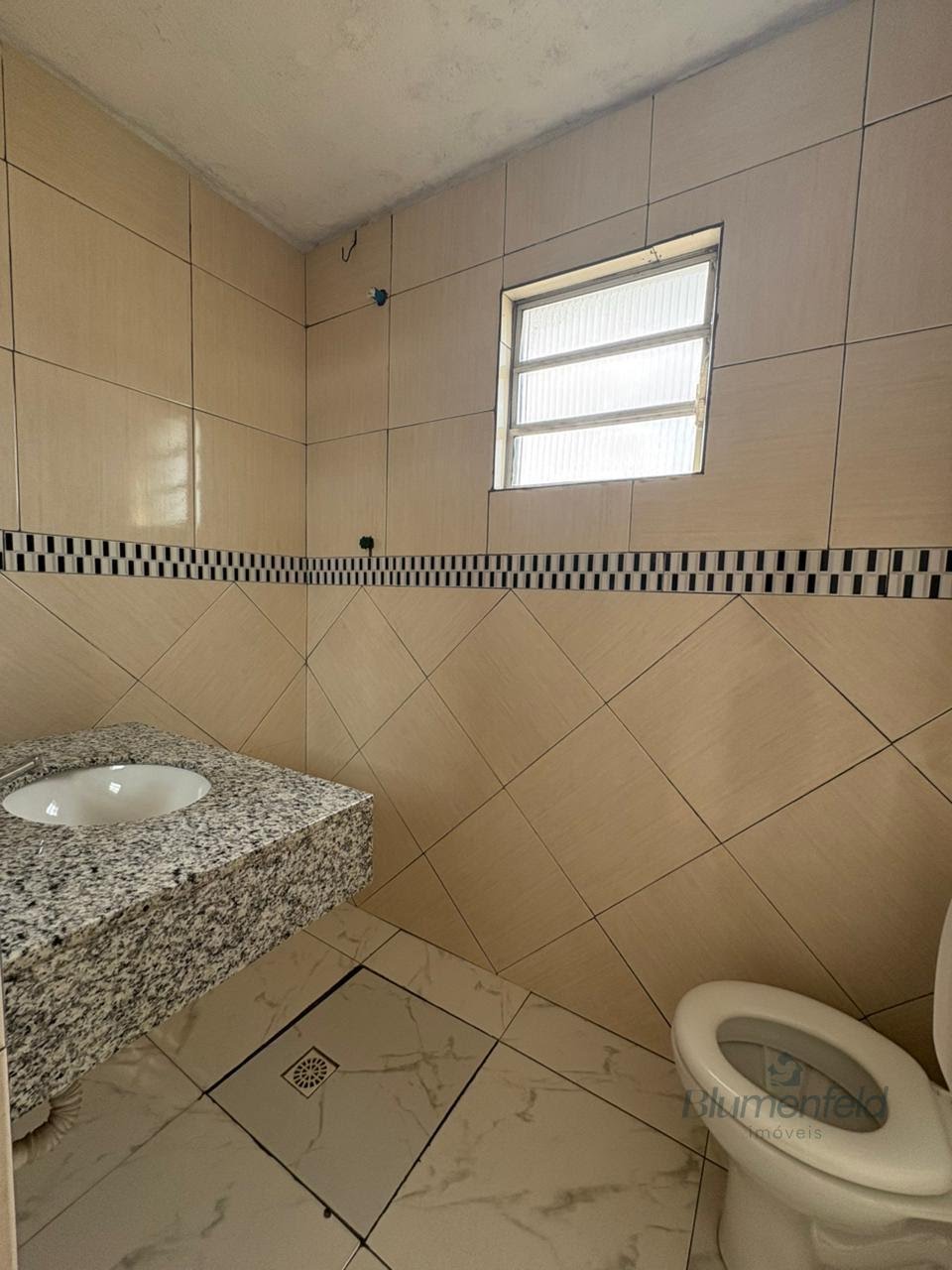 Casa à venda com 4 quartos, 1 suíte, 6 vagas e 200m² no Nova Arujá, Arujá (SP) — foto 18 de 23