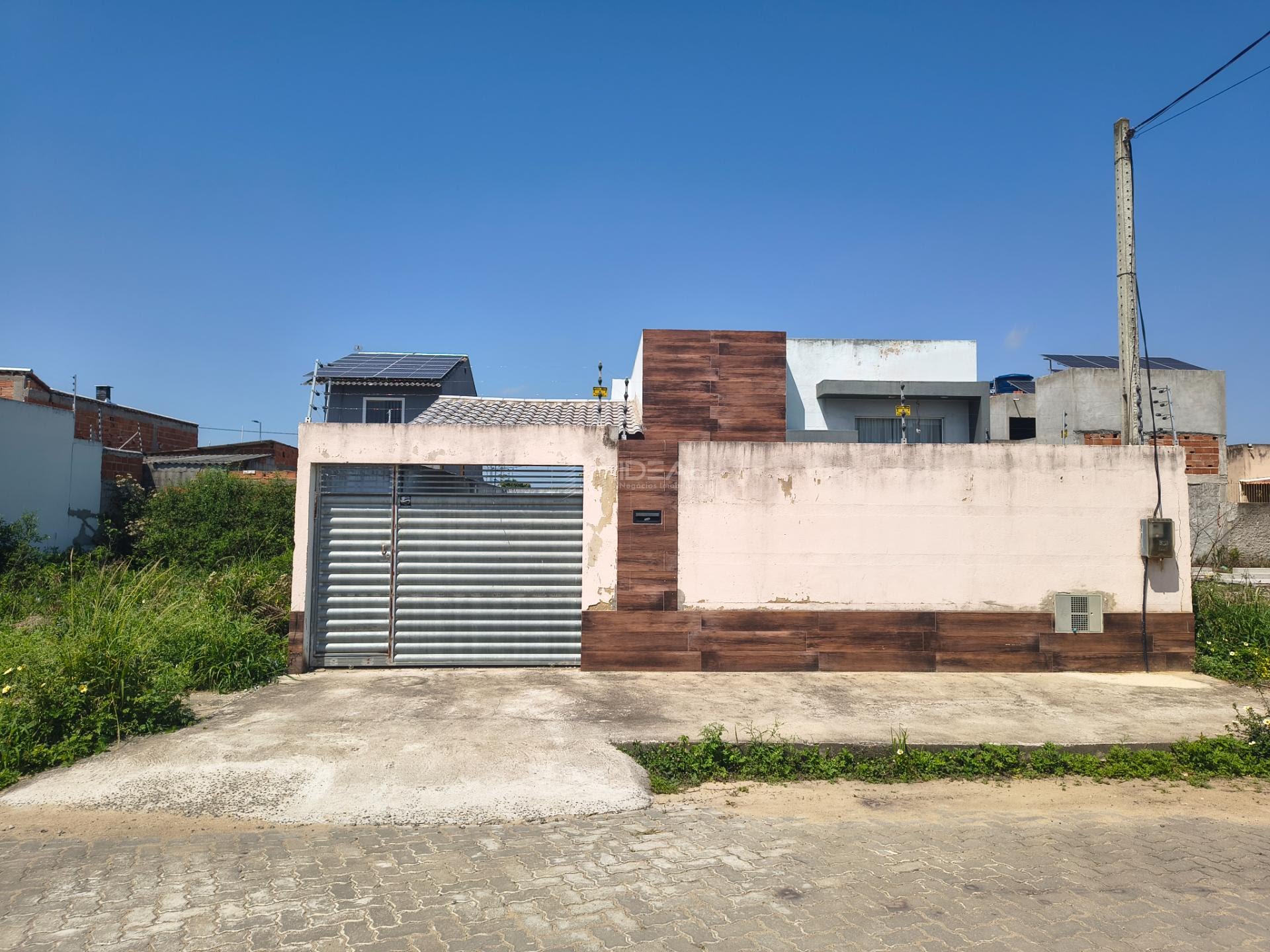 Casa à venda com 1 quarto, 1 banheiro, 3 vagas e 43m² no Village Tropical, Campos dos Goytacazes — foto principal