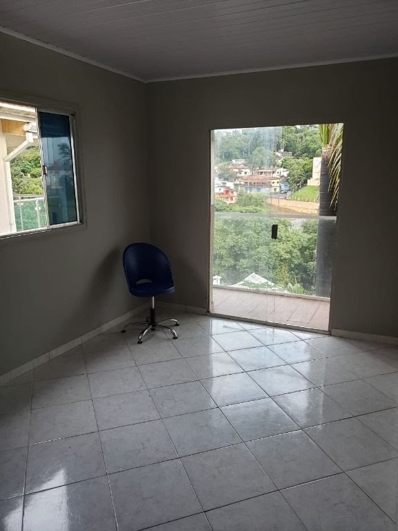 Casa à venda com 4 quartos, 1 suíte e 230m² no Condomínio Country Club, Arujá (SP) — foto 7 de 18