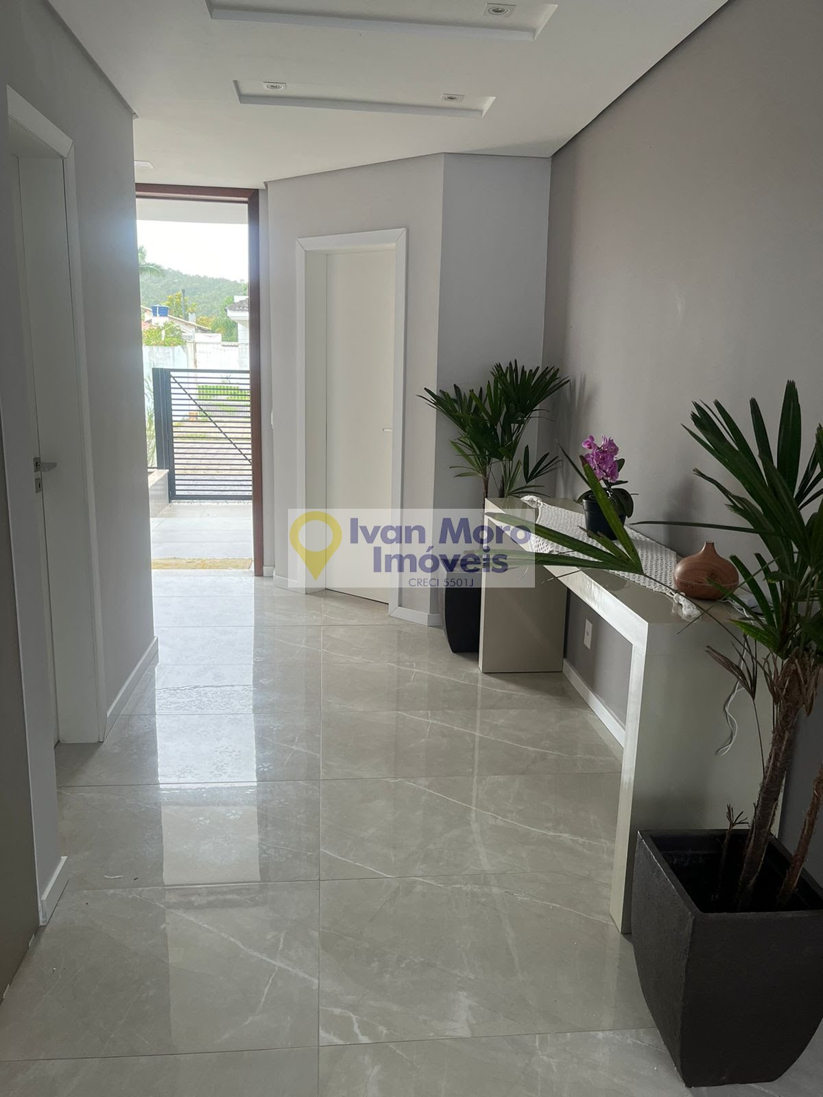 Casa para alugar com 3 quartos, 2 suítes, 3 vagas e 250m² no Daniela, Florianópolis (SC) — foto 3 de 21