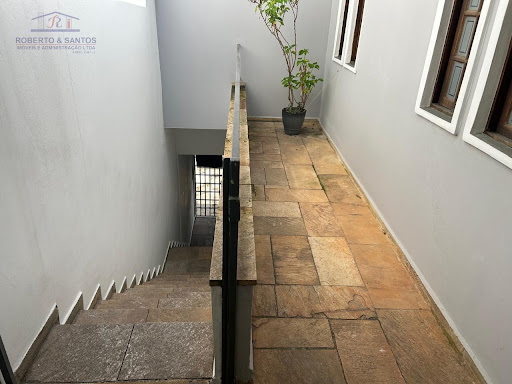 Entrada da casa e corredot