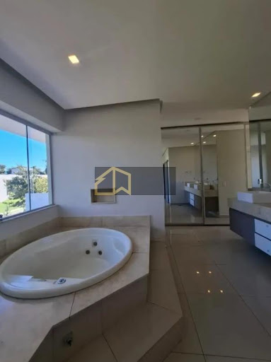 Casa de Condomínio em Alphaville Araguaia  -  Goiânia