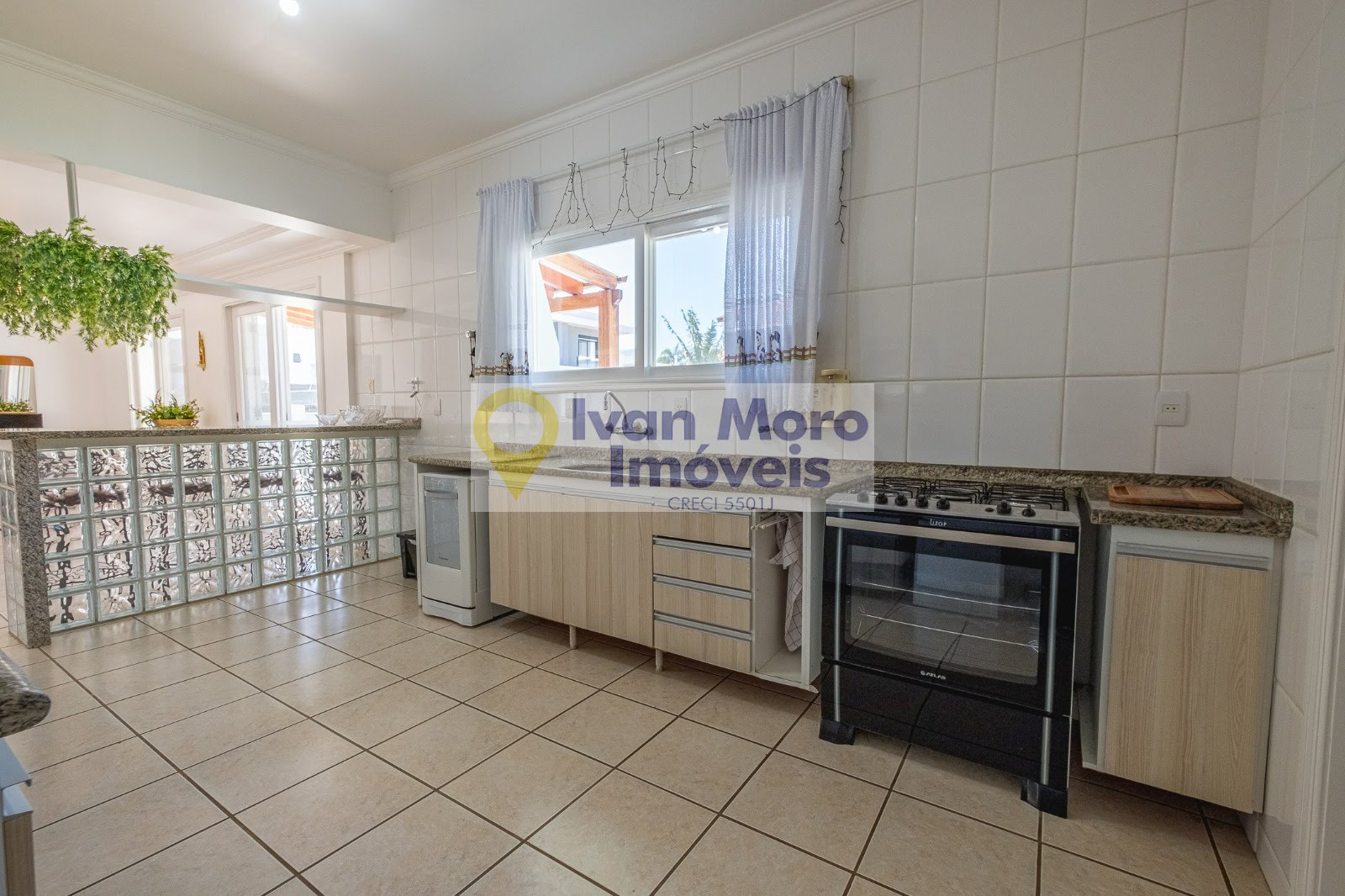 Casa à venda com 5 quartos, 2 suítes, 3 vagas e 304m² no Cachoeira do Bom Jesus, Florianópolis (SC) — foto 16 de 30